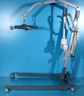 Macara pentru ridicarea si transportul pacientilor second hand Invacare