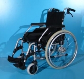 Scaun cu rotile din aluminiu second hand Meyra - latime sezut 43 cm